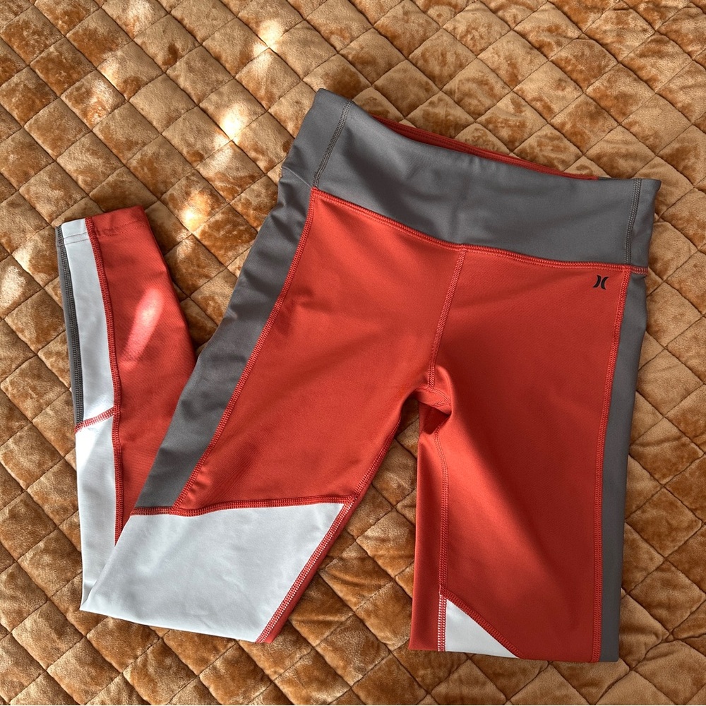 Hurley Red and Gray Color Block Leggings for Active Wear
